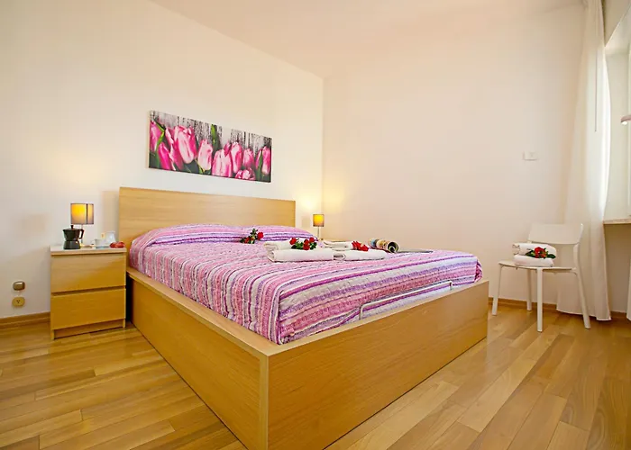 Riva Lago E Spiaggia Apartment 2 - Happy Rentals